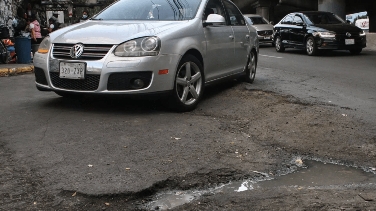 Los Baches: Un Problema Permanente en las Calles de la CDMX.